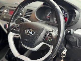 /photos/12498/e7cf5852-9c81-1796-7d56-f8835273acac_i320x240.jpg